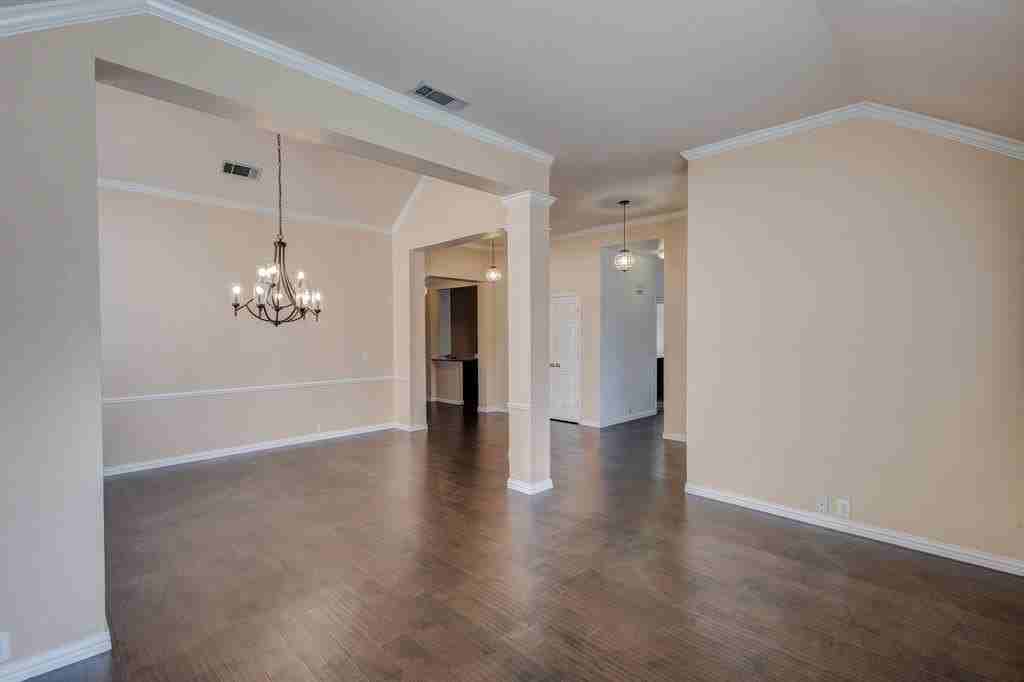 7220 Cloverleaf Dr - Photo 4 of 27