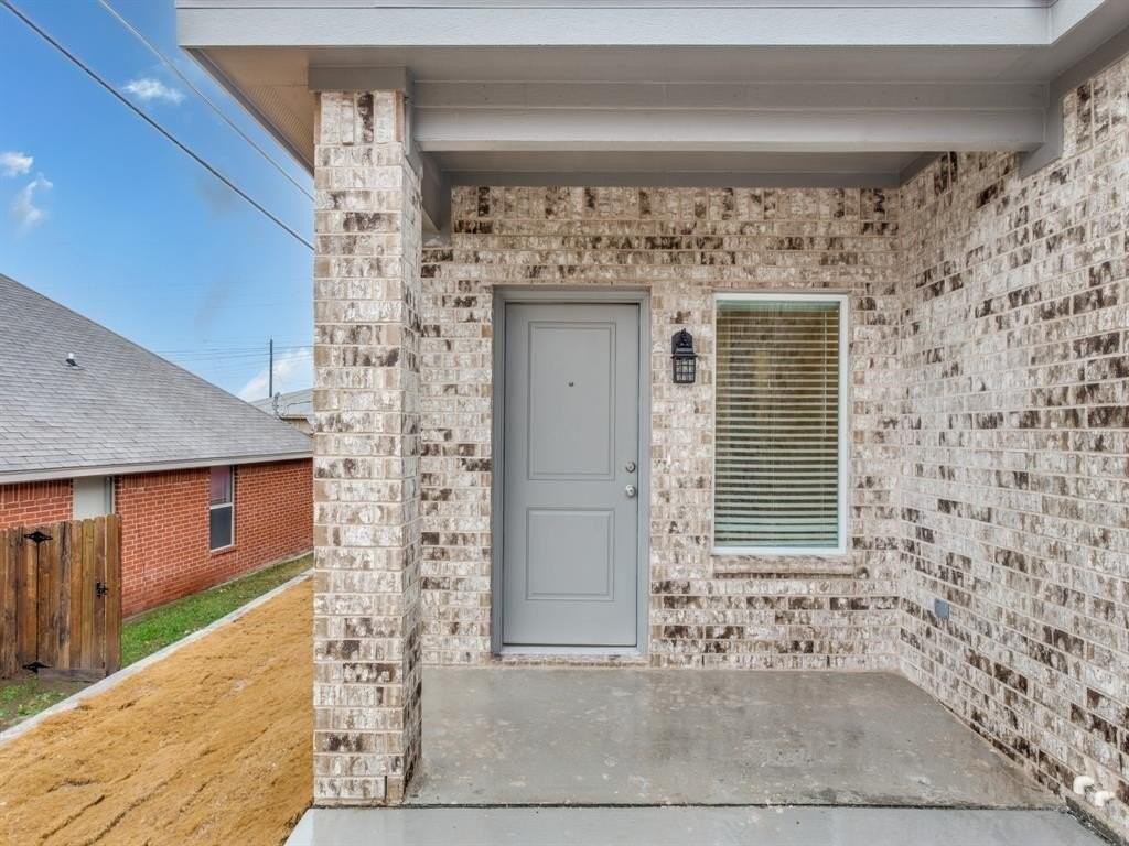 3207 Karen St - Photo 2 of 25