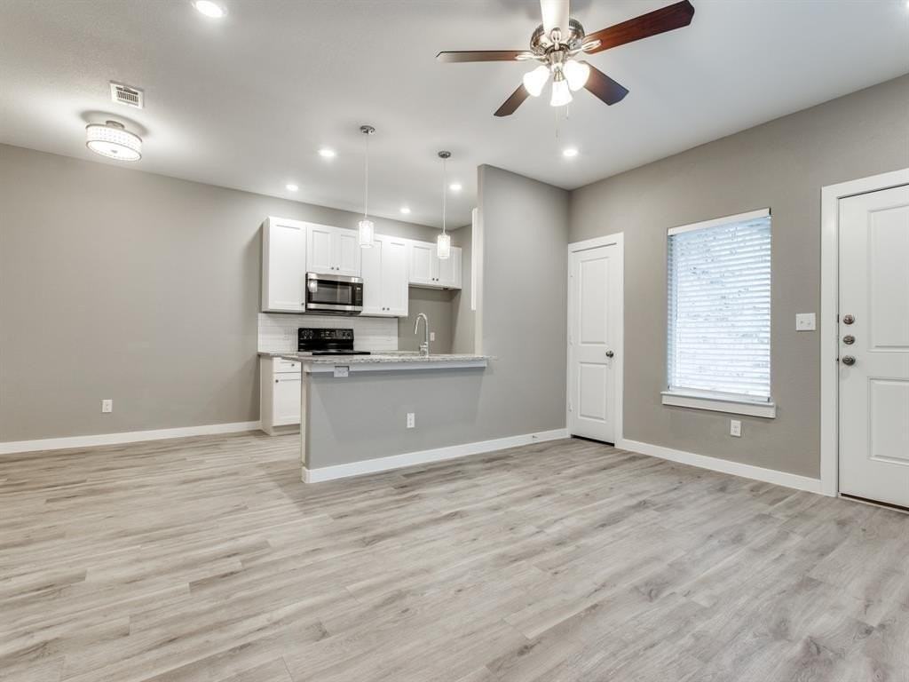 3207 Karen St - Photo 5 of 25