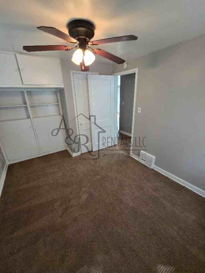 405 Fieldcrest Dr #1 - Photo 2 of 11