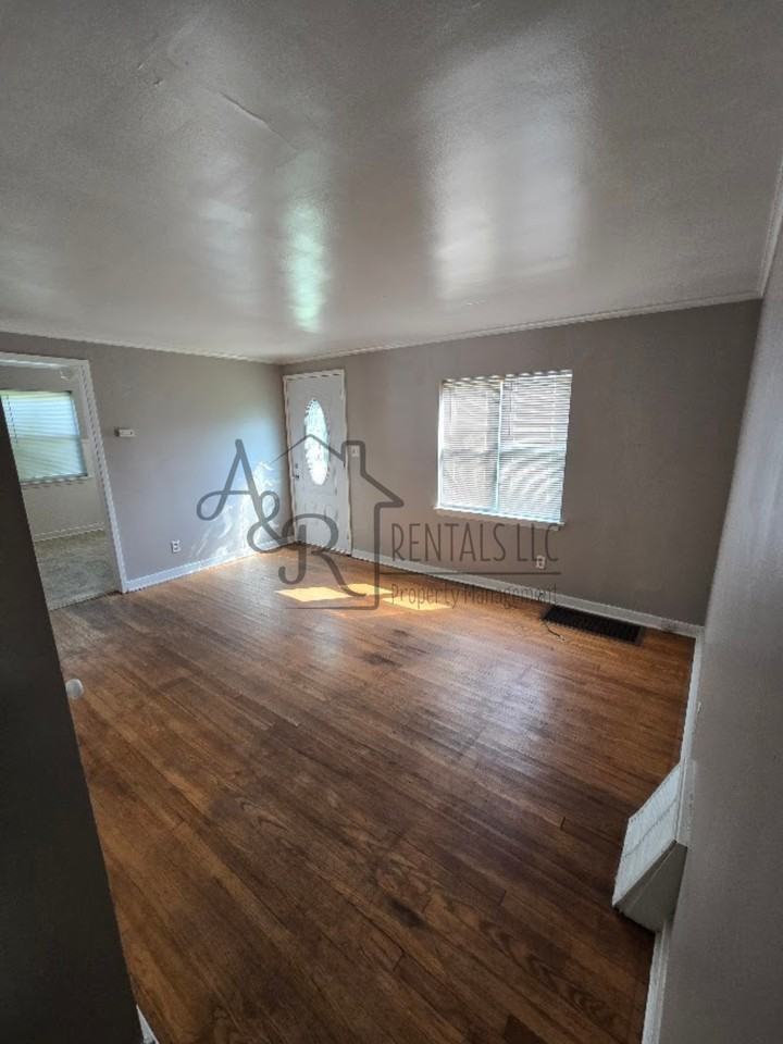 405 Fieldcrest Dr #1 - Photo 7 of 11