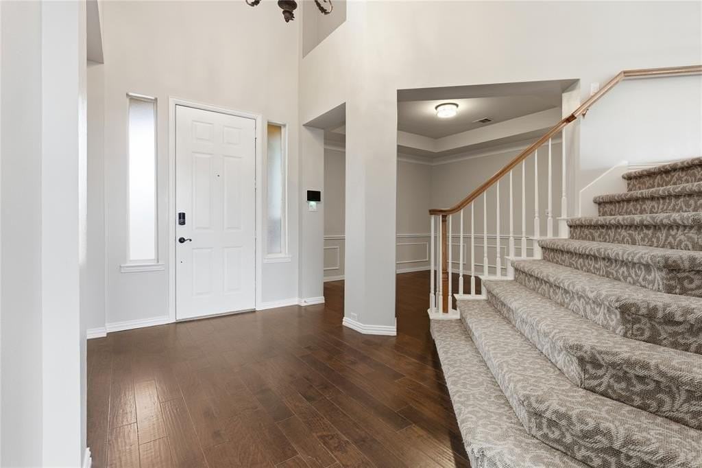 2317 Creek Ridge Dr - Photo 4 of 38