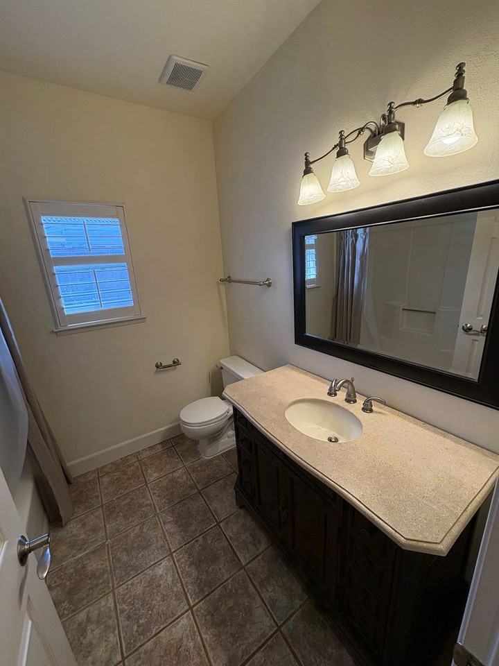 540 W Birch Ct - Photo 3 of 50