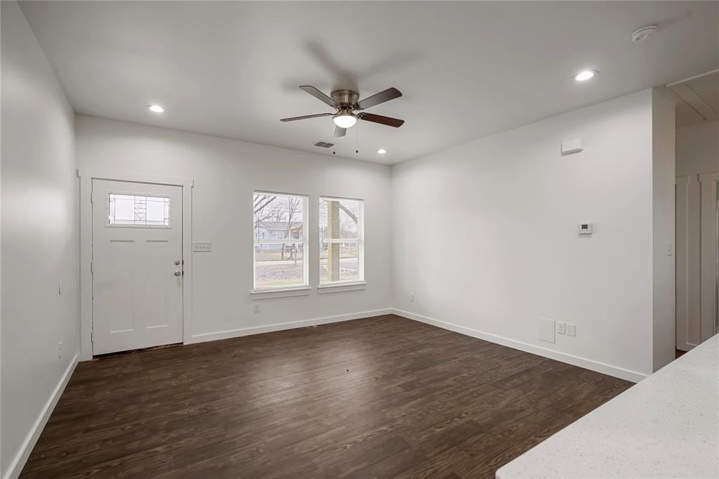 10117 Royce Dr - Photo 5 of 28