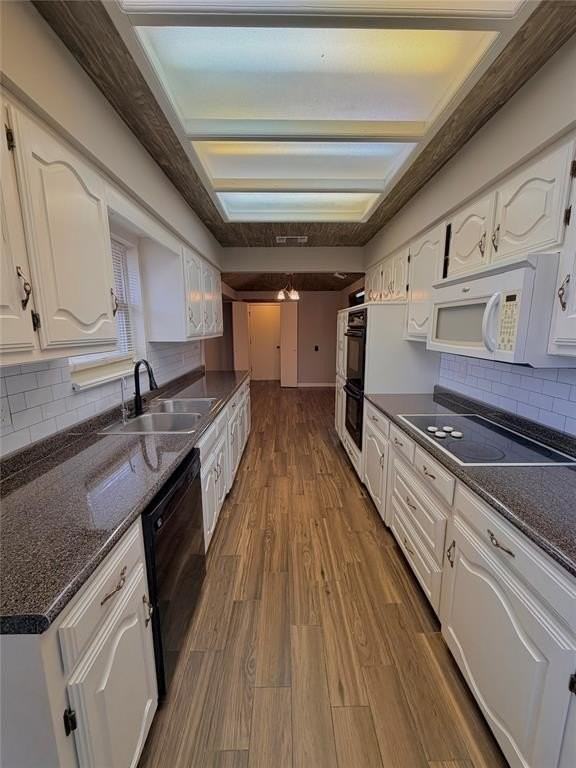 228 Prairie View Ln - Photo 2 of 16