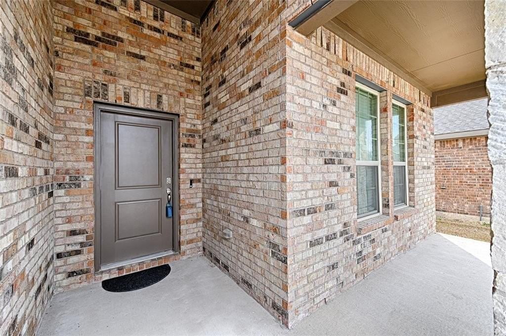 7212 Seton Pl - Photo 7 of 31