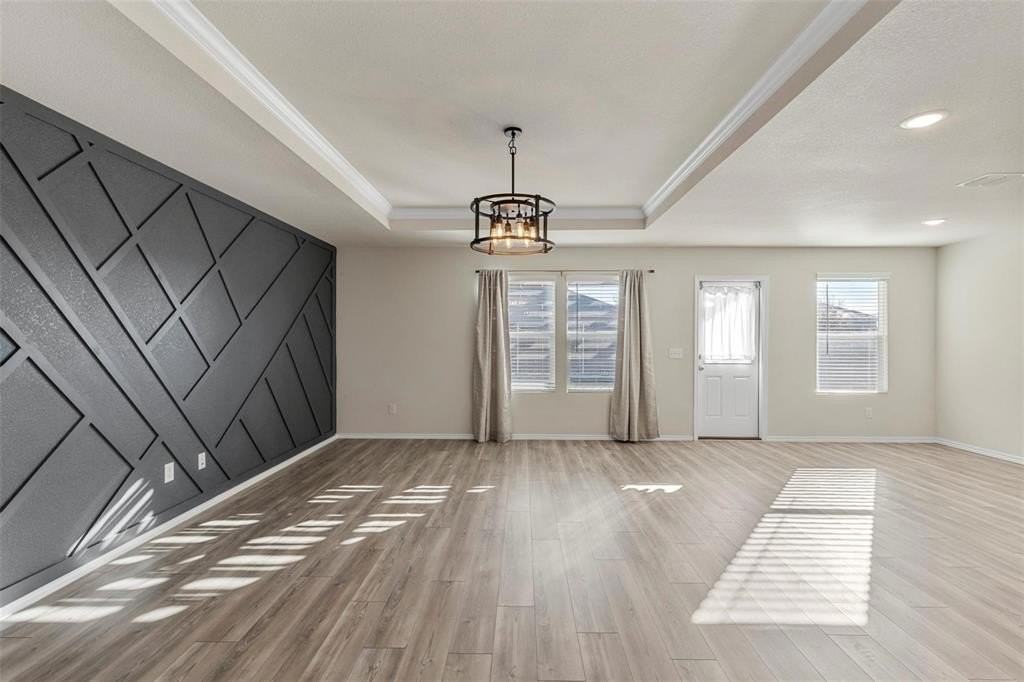 10121 Wyseby Rd - Photo 3 of 26