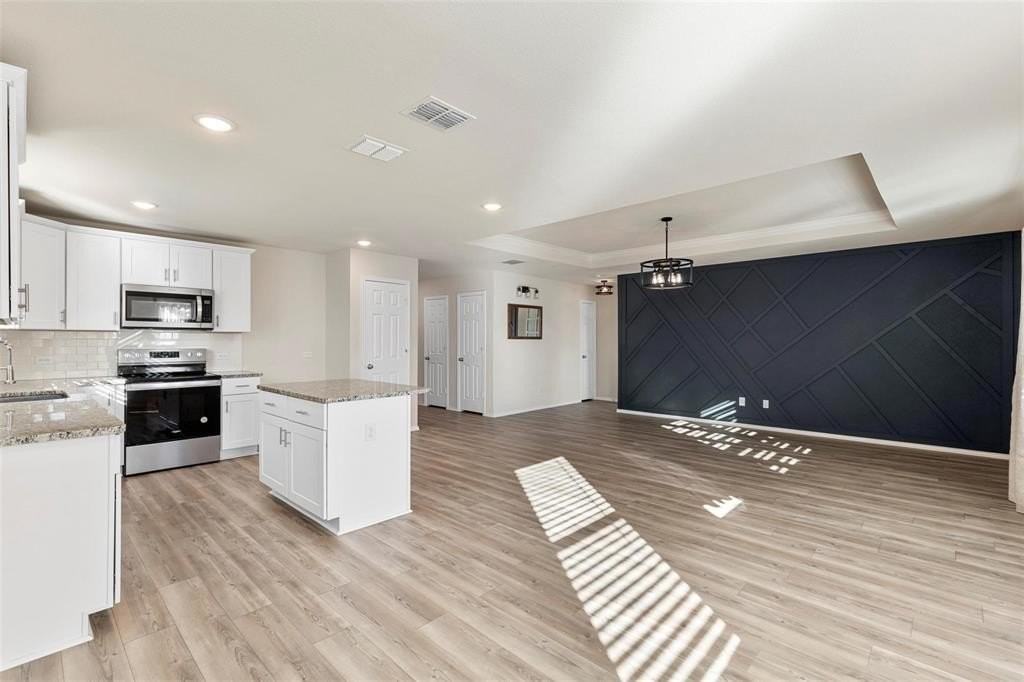 10121 Wyseby Rd - Photo 7 of 26