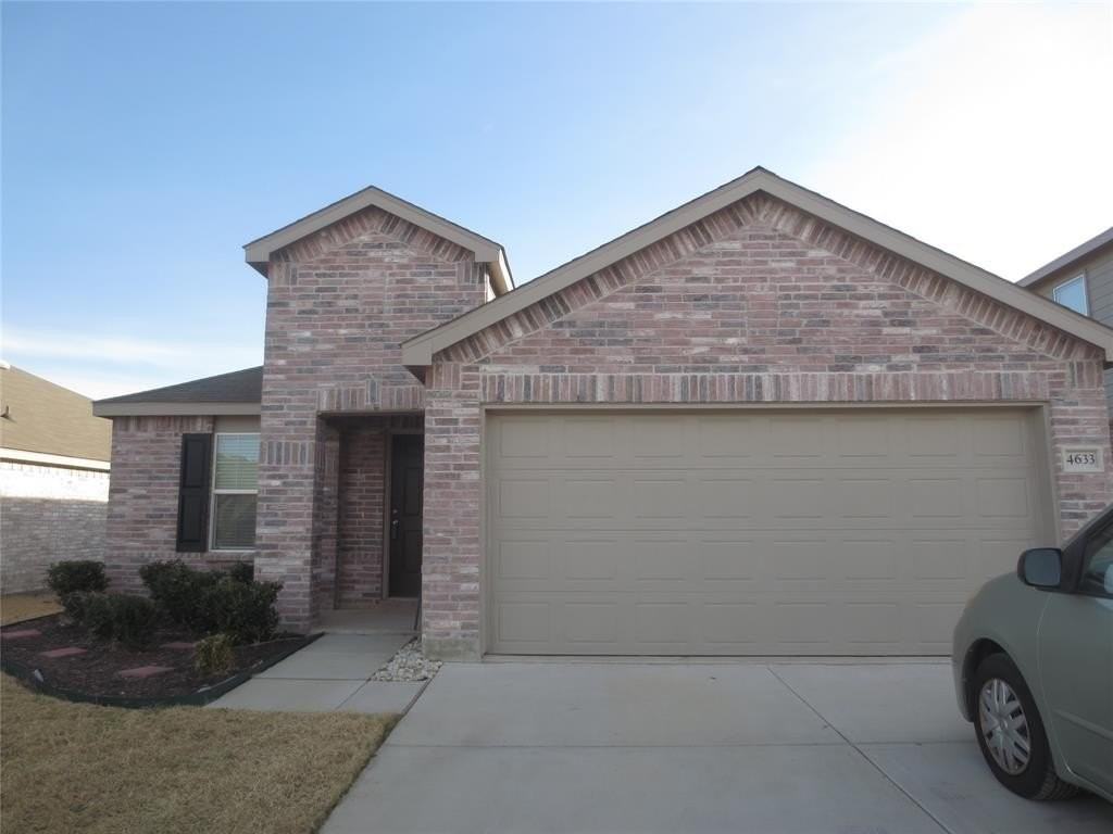 4633 Benham Dr - Photo 4 of 20