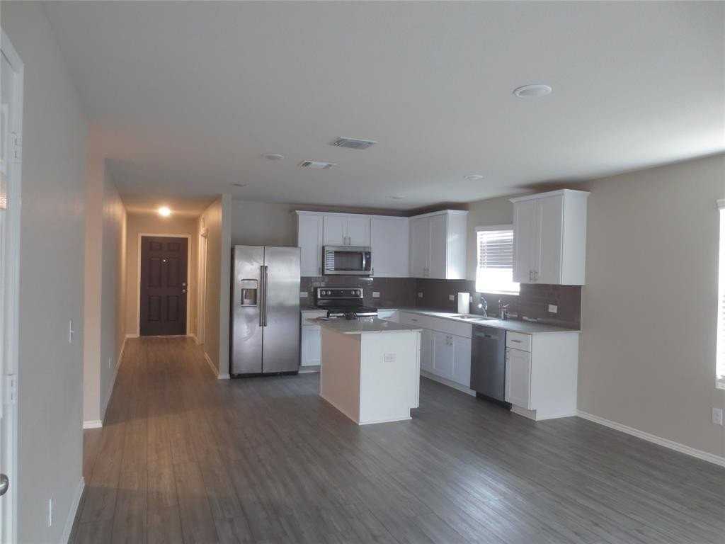 4633 Benham Dr - Photo 6 of 20