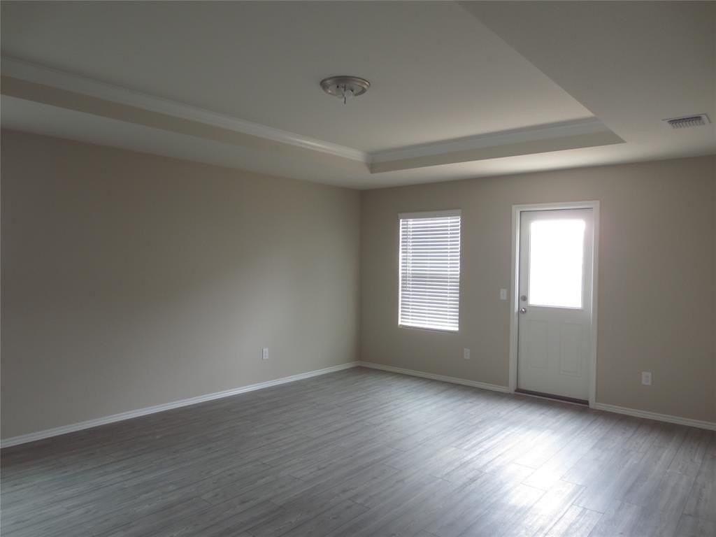 4633 Benham Dr - Photo 7 of 20