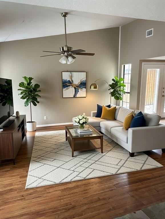 3314 Jones Dr - Photo 3 of 13