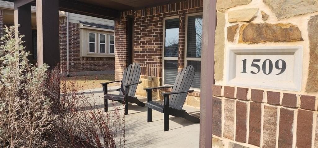 1509 Wright St - Photo 2 of 31