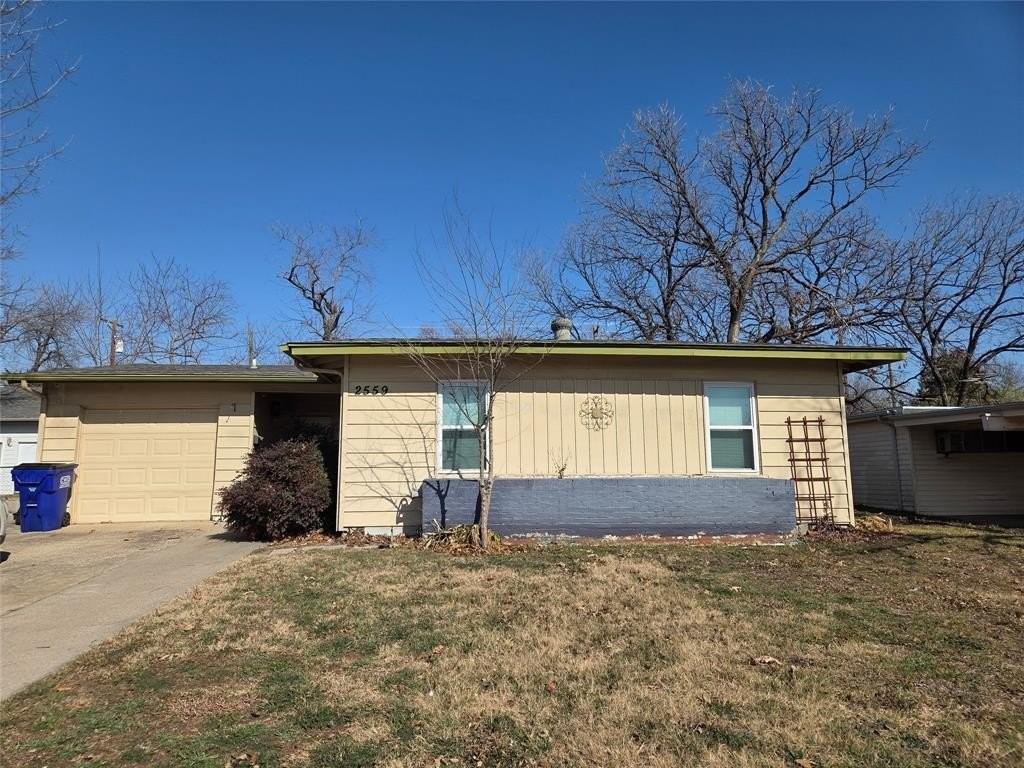 2559 Valwood Pkwy - Photo 2 of 29