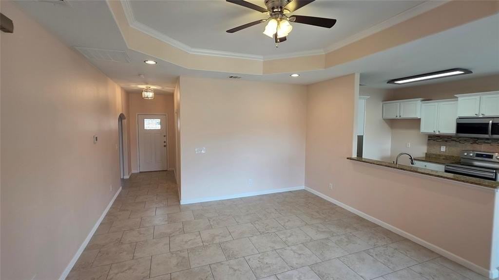 3118 Roosevelt Ave - Photo 2 of 27