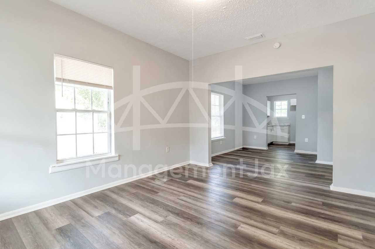 1165 Hart St #1 - Photo 3 of 15