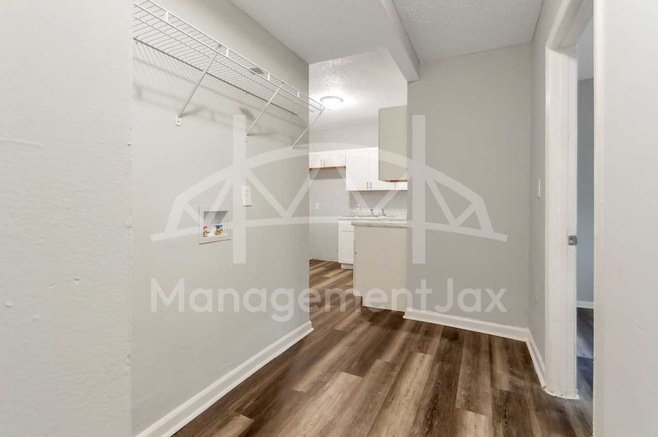 1165 Hart St #1 - Photo 7 of 15