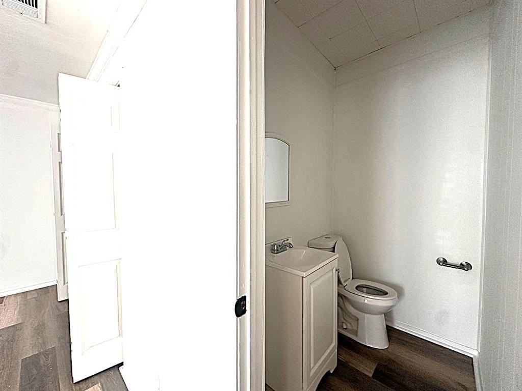 2108 Avenue D - Photo 6 of 9