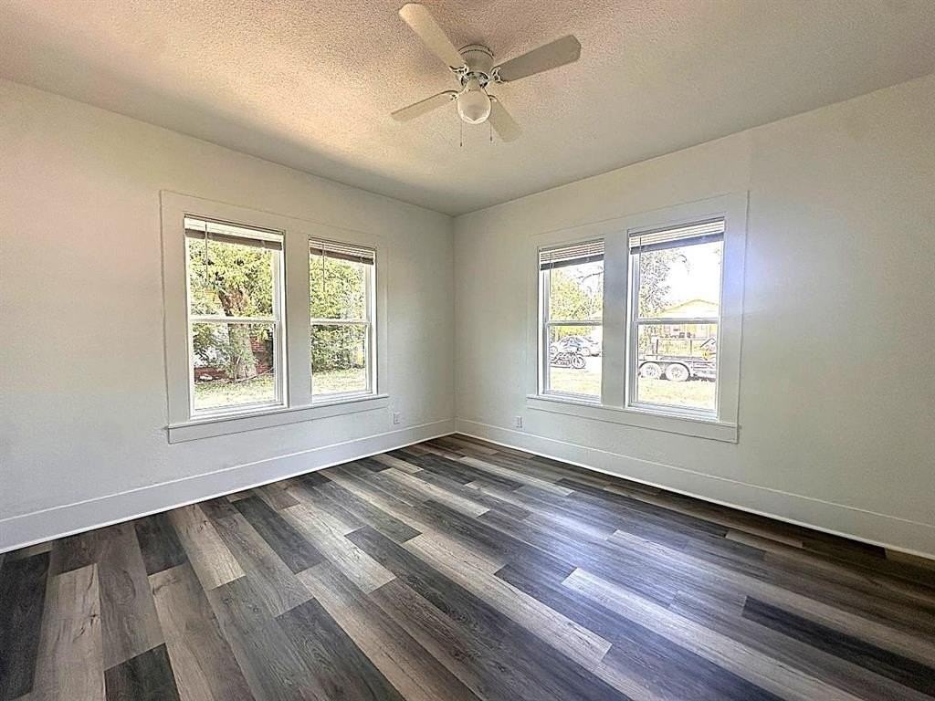 2108 Avenue D - Photo 7 of 9