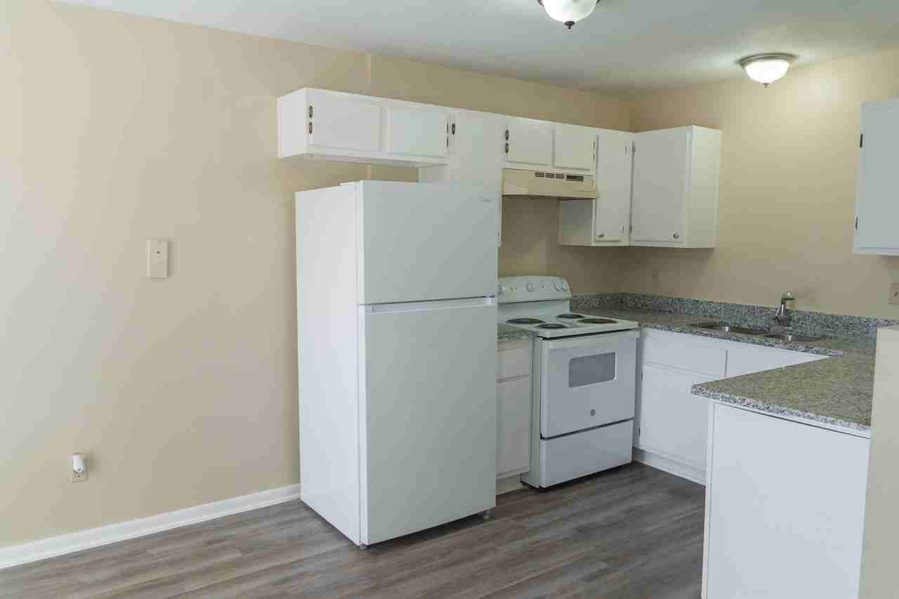 702 San Pedro Dr #C - Photo 4 of 13