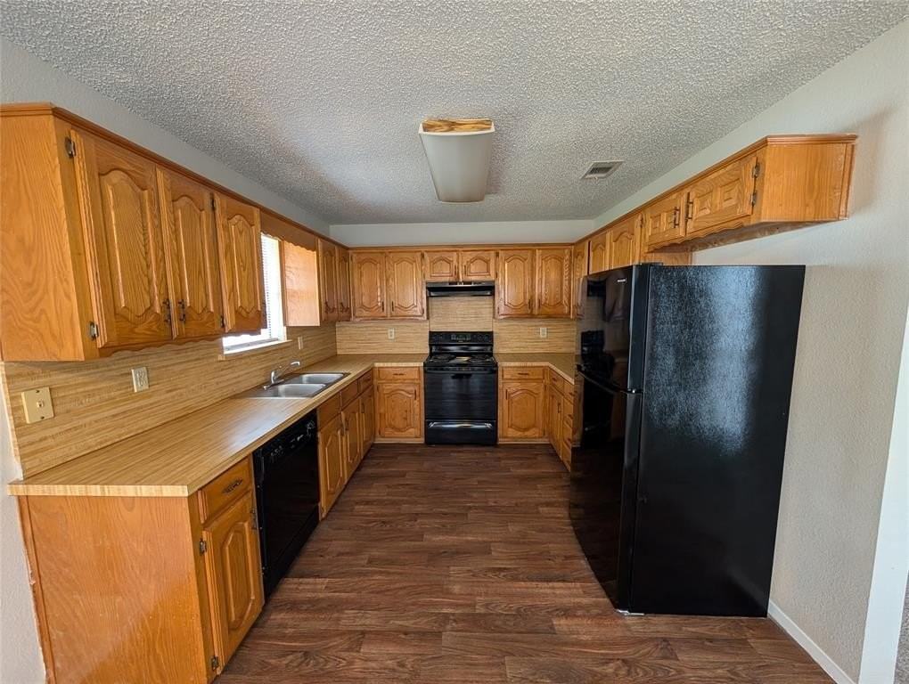 442 Roosevelt Ave - Photo 4 of 16