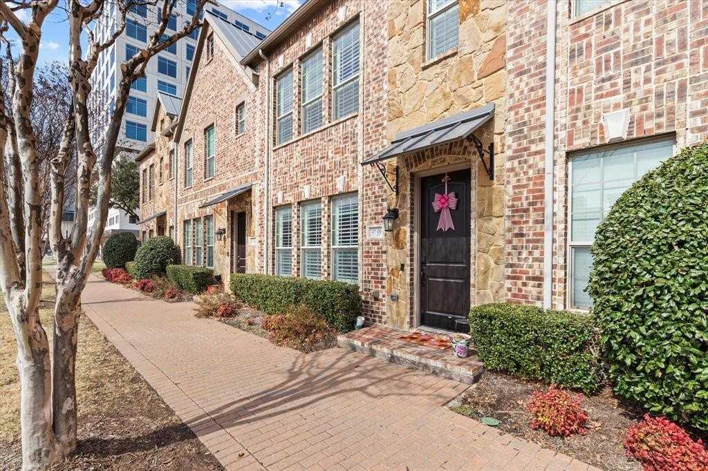 5759 Headquarters Dr - Photo 3 of 30