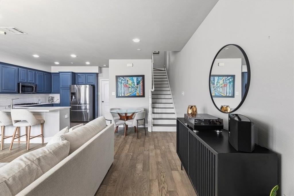 5759 Headquarters Dr - Photo 5 of 30