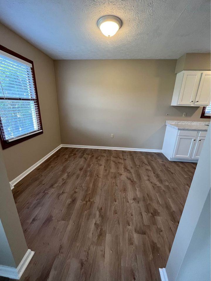 302 Madison Hills Blvd #302 - Photo 3 of 10