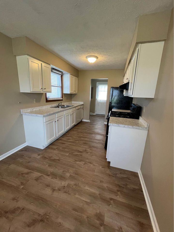 302 Madison Hills Blvd #302 - Photo 4 of 10