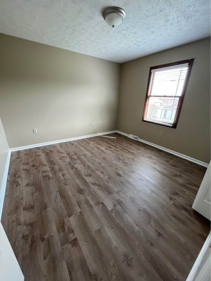 302 Madison Hills Blvd #302 - Photo 6 of 10