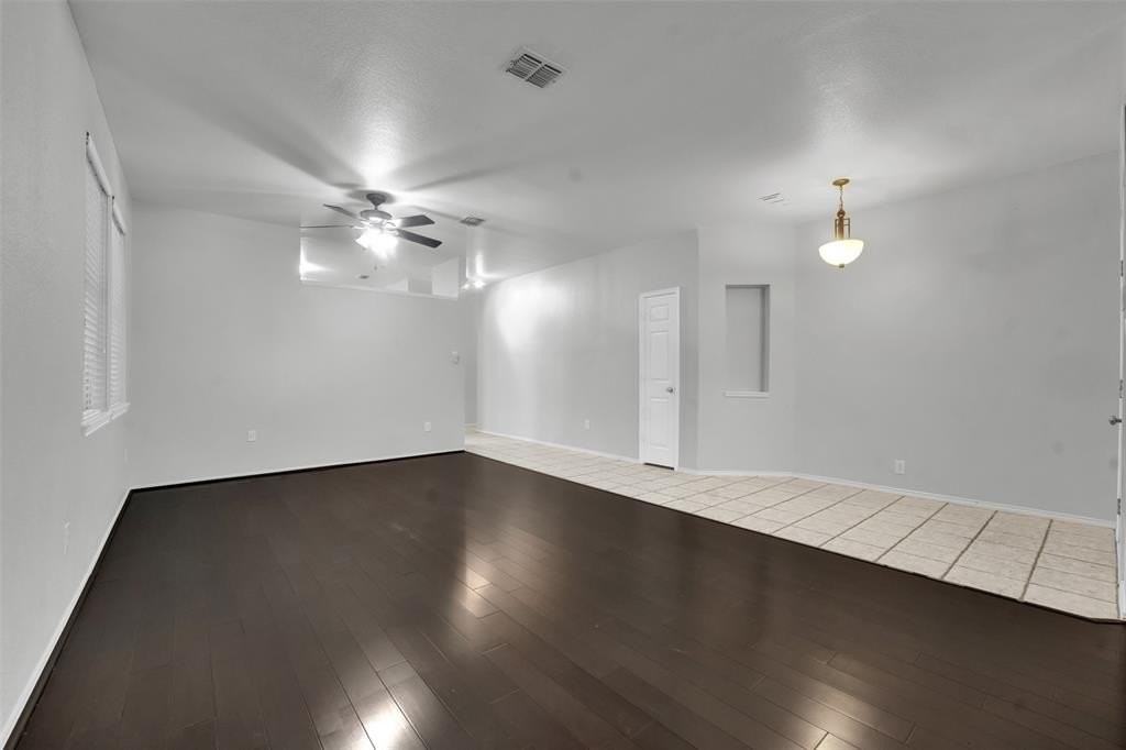 2936 Prairie Oak Blvd - Photo 5 of 26