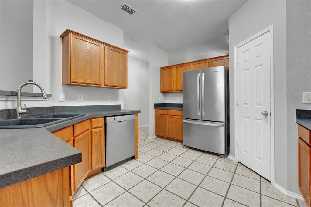 2936 Prairie Oak Blvd - Photo 7 of 26