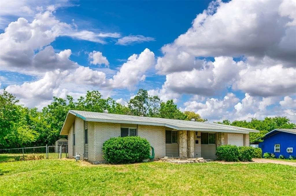 3230 Ridgeview Cir - Photo 3 of 21