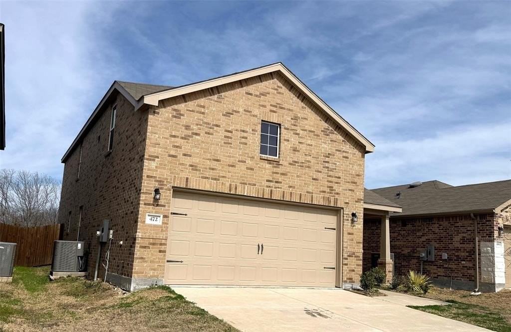 472 Lake Erie Dr - Photo 2 of 22