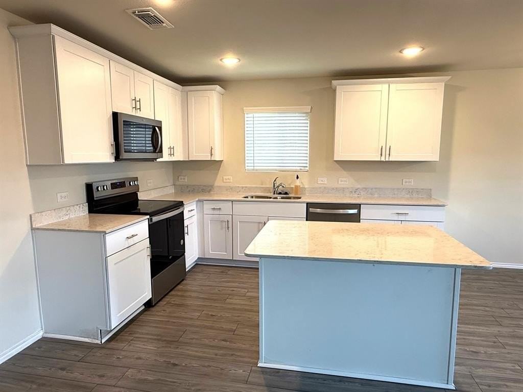 472 Lake Erie Dr - Photo 5 of 22