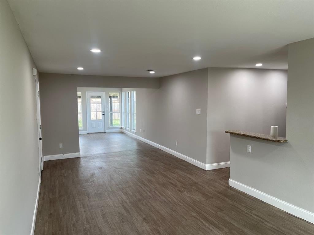 1209 Fairdale St - Photo 2 of 15