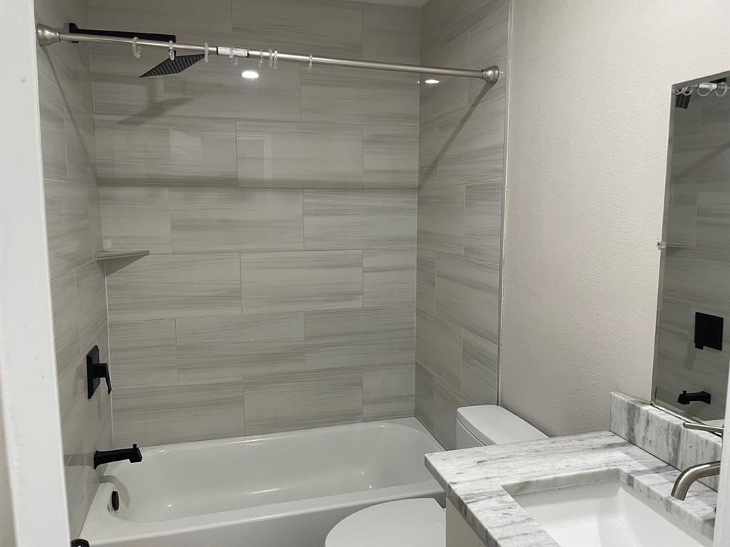 1209 Fairdale St - Photo 7 of 15