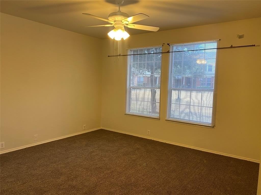 2725 Hyde Park Dr - Photo 5 of 14