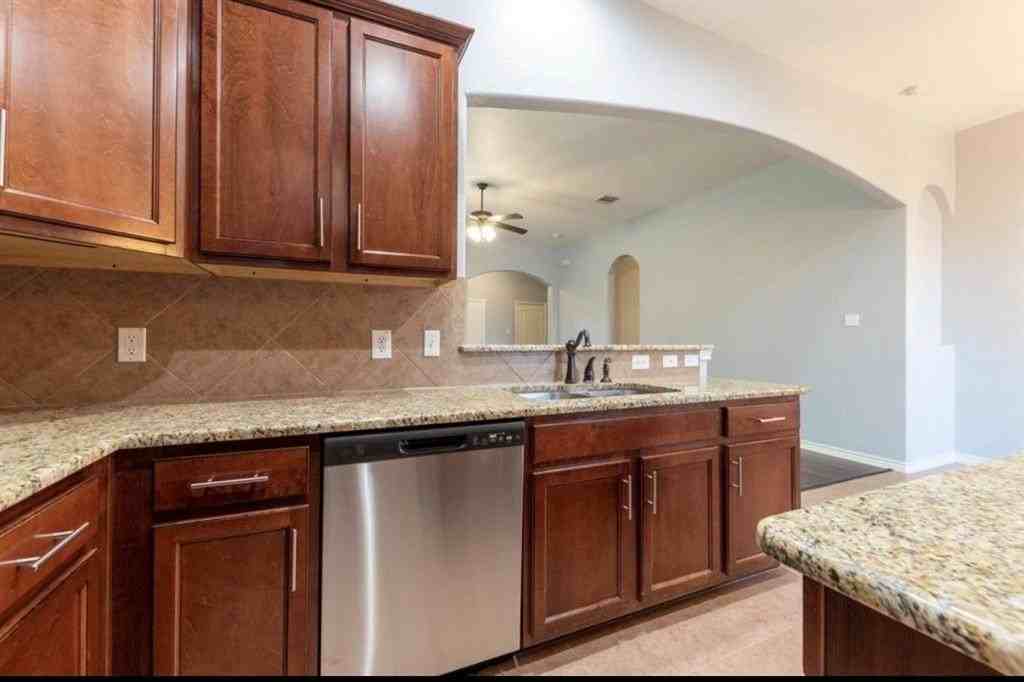 1321 Ocotillo Ln - Photo 3 of 30