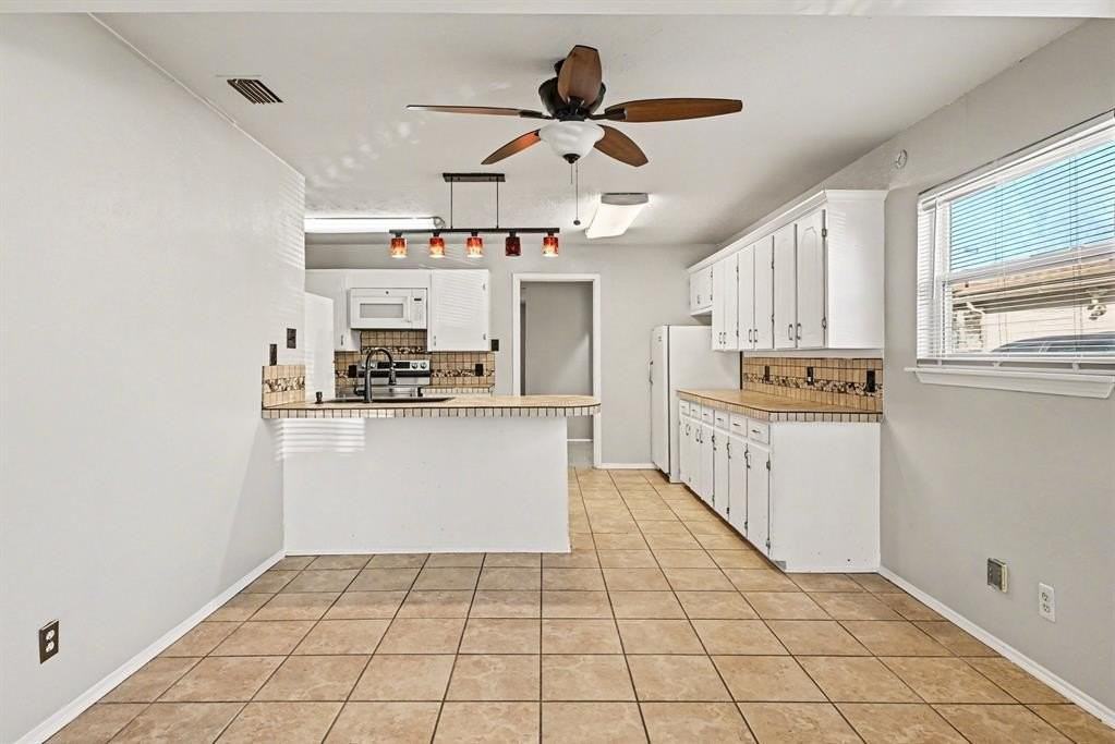 3720 Stanley Ave - Photo 6 of 25