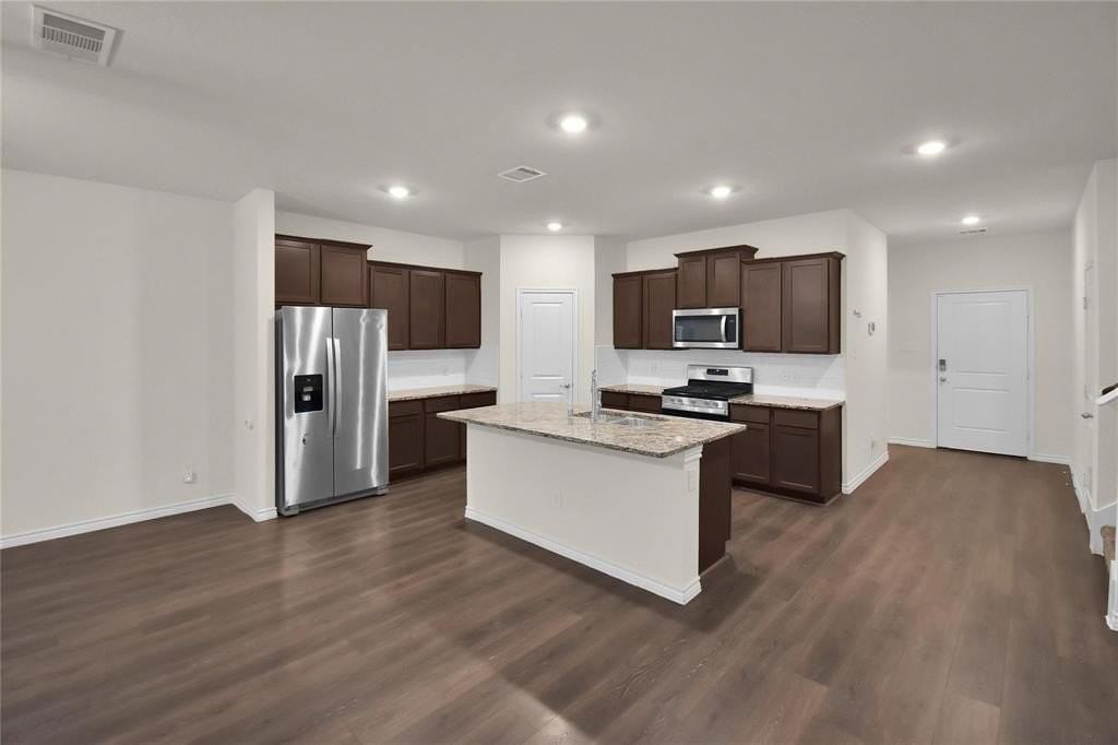 604 Gunsmoke Trl - Photo 4 of 17