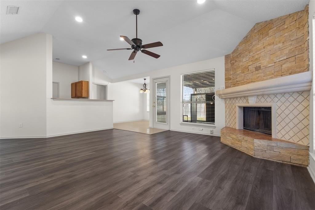 812 Bentle St - Photo 6 of 26