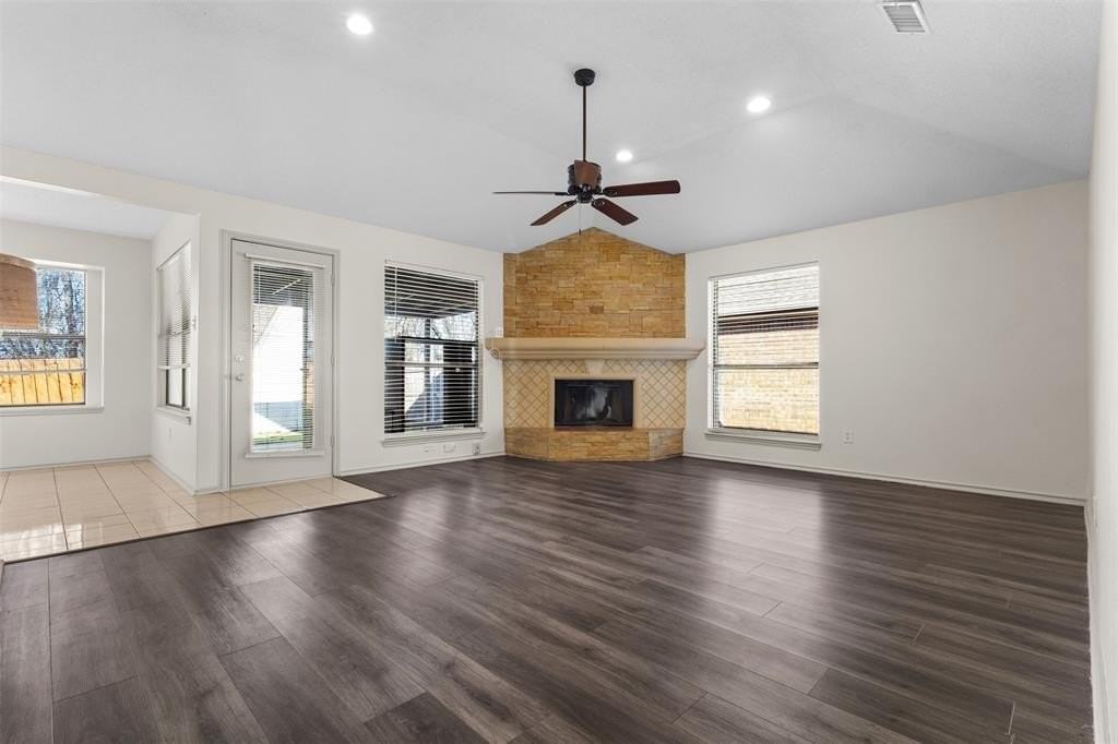 812 Bentle St - Photo 7 of 26