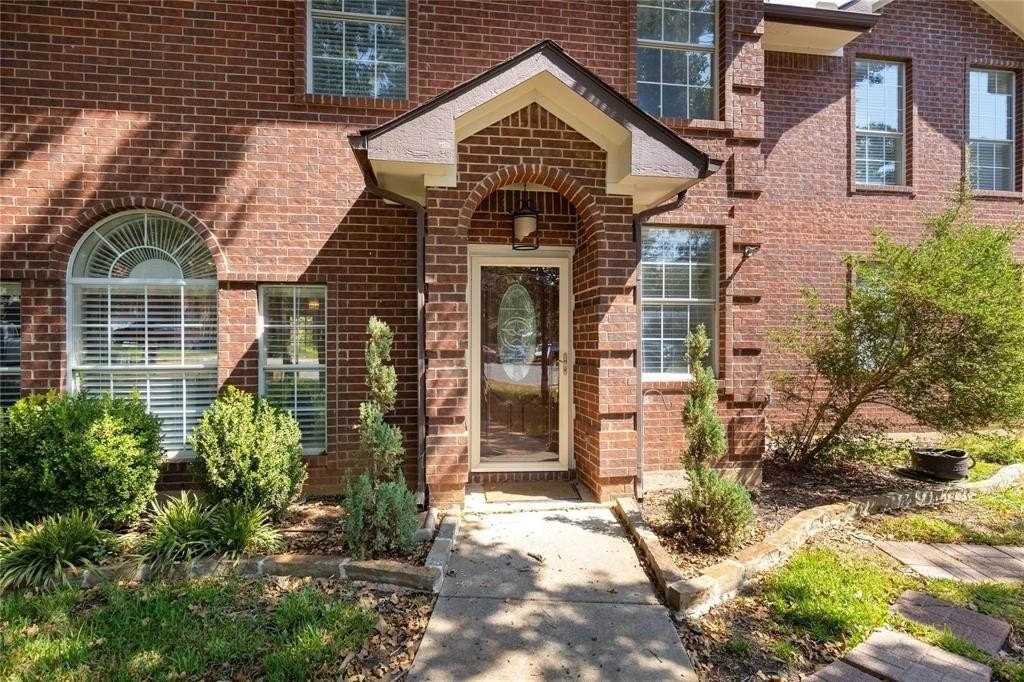 5501 Bradley Ct - Photo 3 of 30