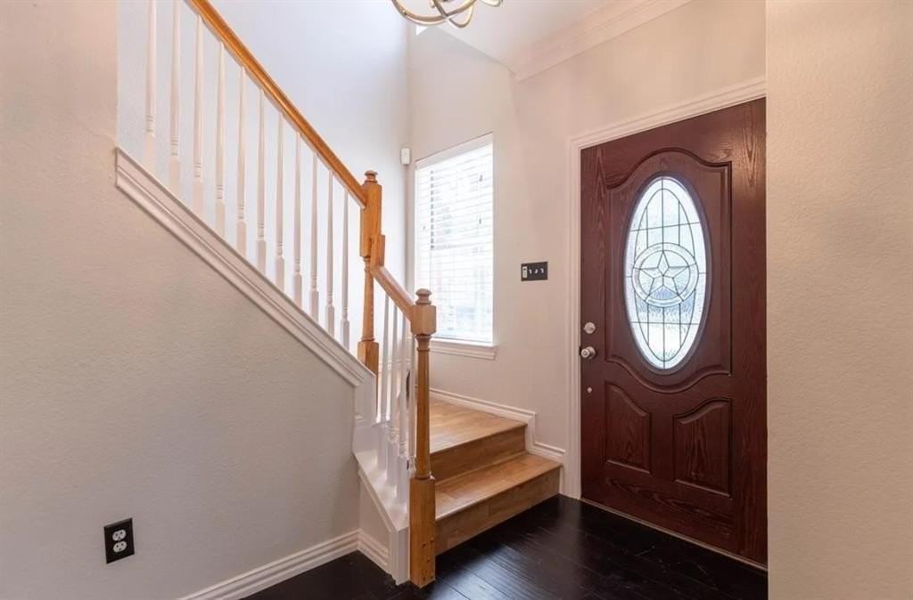 5501 Bradley Ct - Photo 5 of 30