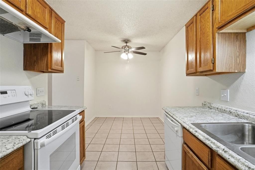 10257 Aurora Dr #10259 - Photo 5 of 14