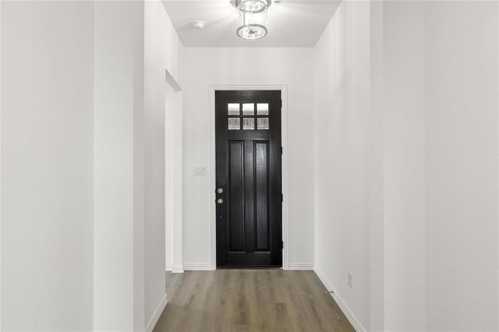 4018 Saltgrass St - Photo 4 of 27