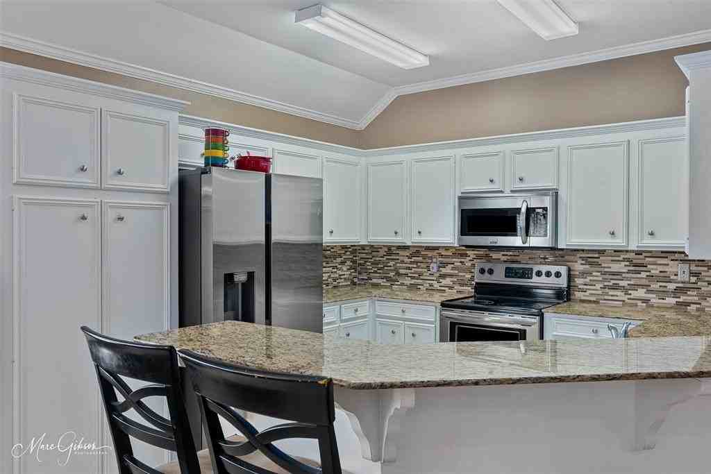 3303 Colonial Dr - Photo 7 of 21