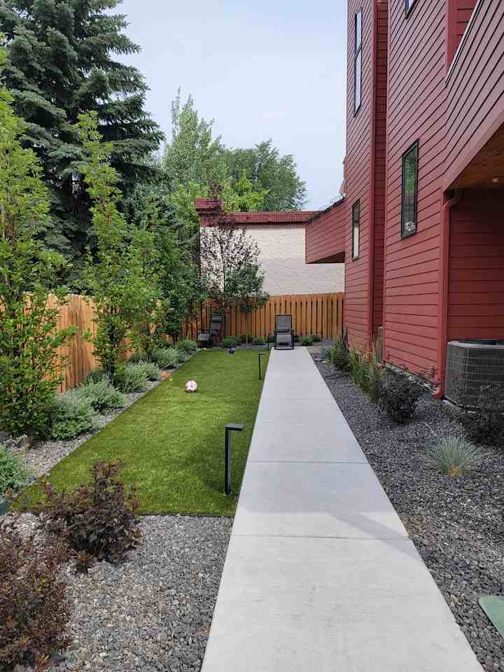 109 W Spruce St #4 - Photo 3 of 48
