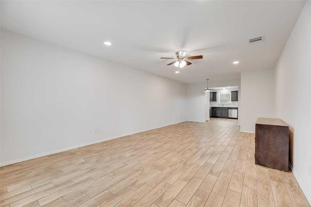 5302 Wooten Dr - Photo 4 of 20